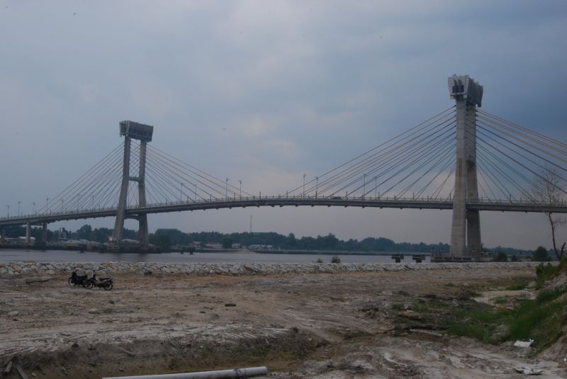 gal/Indonesien Siak Bridge/3249768728_d04b0025ea_b.jpg